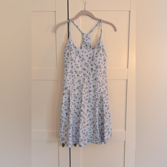 sage collective Dresses & Skirts - Sage Collective Athletic Dress Winter Daisy Size Medium